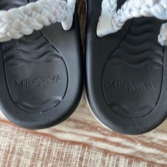 MEGNYA Women's Comfortable Walking Sandals with Arch Support, Athletic Hiking Sa - Picture 6 of 7